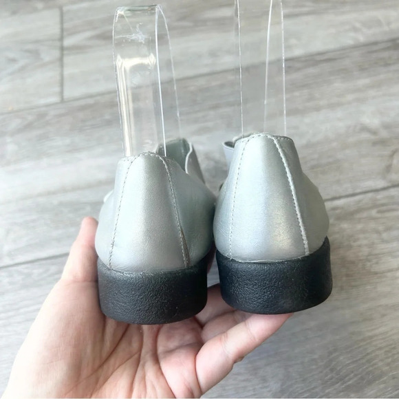 Lite Soles Silver Leather Padded Flat Sandals - Picture 6 of 12